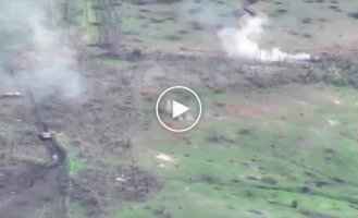 Archival footage of a Ukrainian T-64BV tank destroying a Russian T-72B3 tank in close combat near Bakhmut