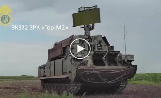 Окупанти вибігають із палаючого ЗРК Тор-М2 після успішної атаки українських дронів