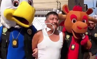 Peruvian police raid drug dealer while dressed as World Cup mascots
