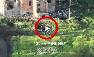 The disguised weapon of the invaders - a 120-mm mortar - was found on the outskirts of Bakhmut and hit by an M119 howitzer