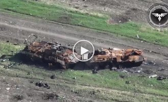 The drone changed the plans of the Russian occupiers who were hiding near the recently destroyed armored personnel carriers