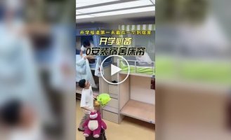 Китайский студент показал, как обустроил свое спальное место в общежитии