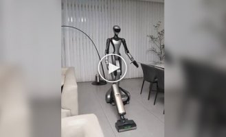 Робот, який здатний забиратися і готовити