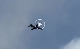 Крушение учебного самолета ВВС Британии попало на видео