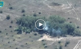 HIMARS MLRS destroys the Russian 152-mm Msta-S self-propelled gun on the left bank of the Kherson region