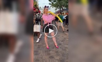 Необычный фокус с воздушным шариком