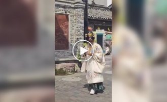 Китайская императрица по версии Нолана