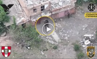 Soldiers of the 100th Mechanized Infantry Brigade eliminated a group of Russian drone operators who were hiding in a building