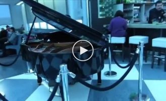 Пианист в аэропорту