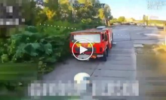 Россияне намеренно атакуют дронами украинских спасателей и хвастаются этим в видео, - ГСЧС