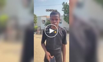 Телефон на капоті: ніхто не зважився взяти