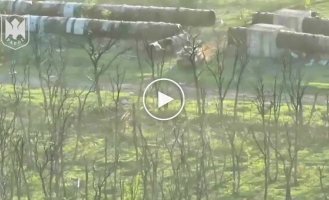 Defense forces hit enemy BTR-MD Rakushka and armored BTS-4V tractor in Chasovy Yar