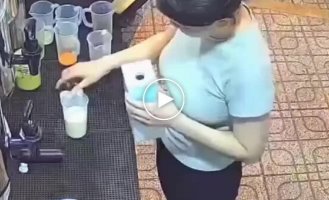 Когда руки не с того места: девушка устроила молочный хаос