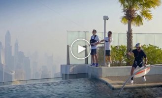 American extreme sportsman made a unique jump from a skyscraper in Dubai