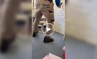 В Австралии в детской спальне поймали ядовитую змею