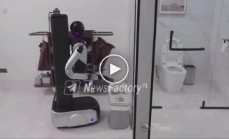 В Китае представили первого в мире робота-гуманоида для обслуживания отелей