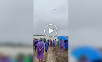 В'єтнамський фермер врятував чоловіка дроном під час повені