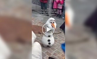 Robot snowman Olaf broke down while interacting with children