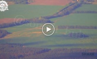 Пилот украинского самолета СУ-27 уничтожает российский ЗРК американской ракетой AGM-88 HARM