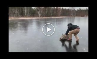 In Wisconsin, a man saved a deer that couldn't get out of the slippery ice of a lake.