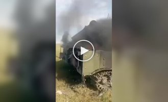 Російський ЗРК Тор-М2 догоряє після атаки дрону на Херсонщині
