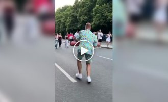 A funny guy cheered up passersby