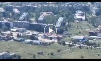 Ukrainian guided bombing JDAM-ER strike on the Russian military in Soledar