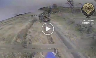 Оператори дронів 110-й ОМБр застали зненацька російський танк і знищили його.