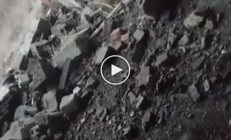Donetsk region, a Ukrainian soldier shoots down an FPV drone flying at him with a shotgun