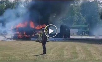 У Латвії хтось підпалив військовий бензовоз НАТО