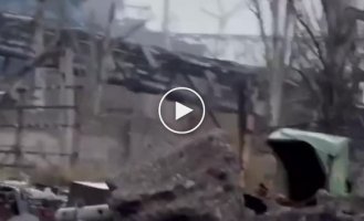 A selection of videos of rocket attacks, shelling in Ukraine. Issue 69