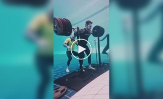 A Croatian athlete set a world record by squatting with a 300 kg barbell underwater