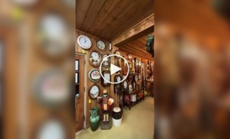 Тем временем в магазине часов