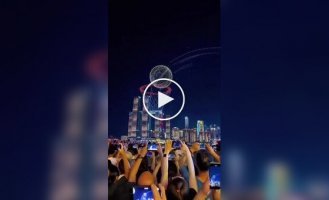 Эффектное шоу дронов прошло в Китае