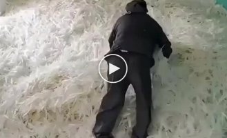 Как делают воланы для бадминтона