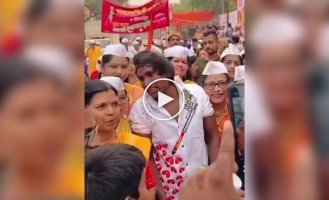 A guy called the "Indian Justin Bieber"