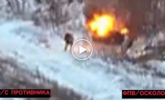 Ukrainian FPV drone hit four Russian invaders