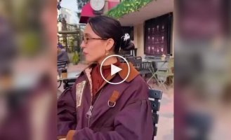 Необычные украшения девушки