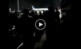 Protesters at Makhachkala airport threw stones at police in search of Jews