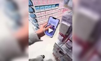 Как простым способом зарядить телефон, если с собой нет повербанка