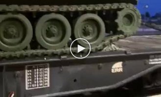 Transportation of about 100 Italian M109Ls on the way to Ukraine