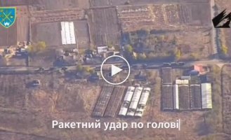 Ukrainian artillery strikes a convoy of Russian military personnel in the Kherson region