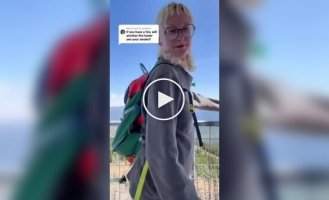 Дівчина переїхала в вежу в глушині і заробляє 4000 доларів на місяць