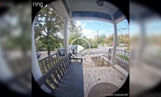 Робот-доставщик не справился с посылкой