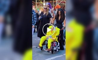 В Нью-Йорке проходит самый милый хэллоуинский парад