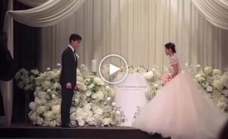 At Japanese weddings, it is believed that the deeper the bow, the more respect you express to a person