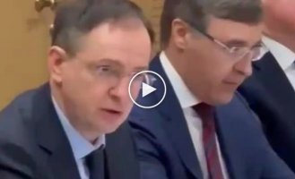 В Рашке предложили обязать школьников каждое утро молиться во славу России перед уроками