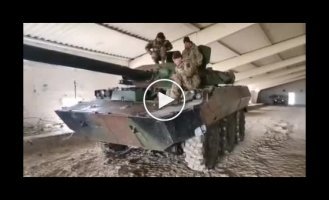 Videos of French AMX-10RC wheeled tanks appeared in Ukraine