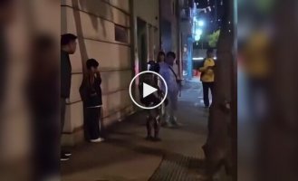 Полиция Макао задержала робота за приставания к пожилой женщине