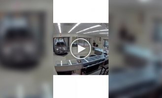 Ограбление ювелирного магазина в США закончилось ДТП и арестами